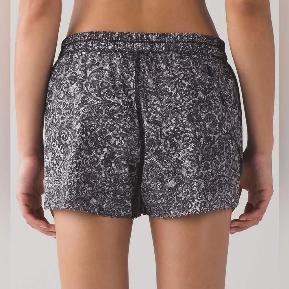 Lululemon Hit It Short (3 1/2